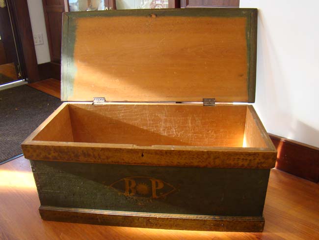 A 19th century American painted Blanket Chest circa 1820-1830 — image 2